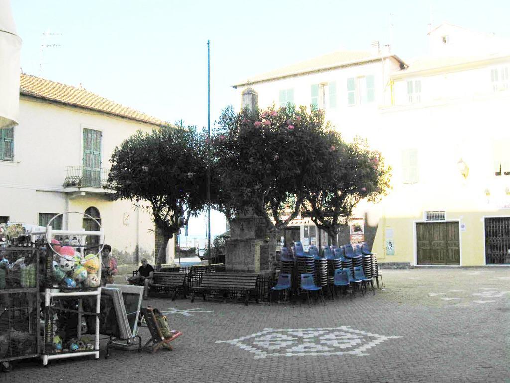 Nino Bixio Apartment Riva Ligure Exterior foto